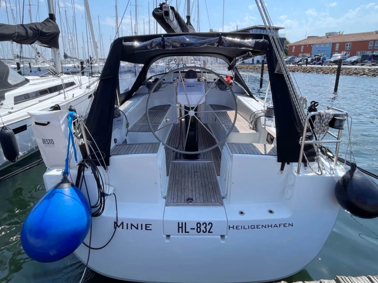 Hire a Hanse Hanse 370 Heiligenhafen