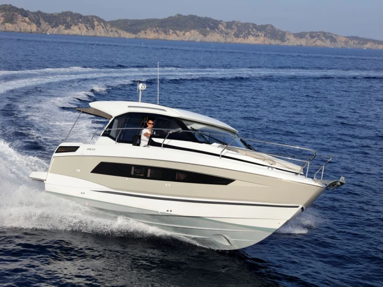 Hire Motorboat with or without skipper Jeanneau Barth