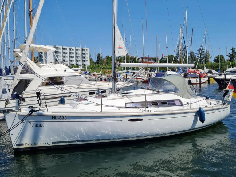Hire a Bénéteau Oceanis 31 Flensburg