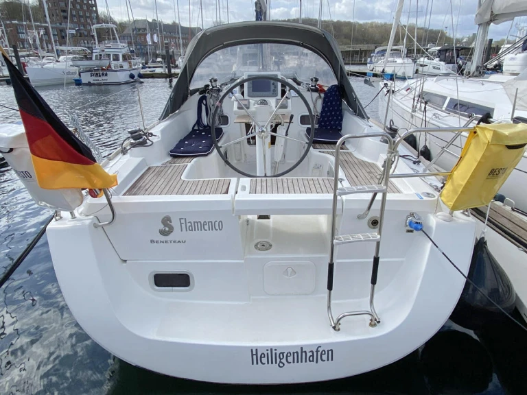 Yacht hire Flensburg cheap Oceanis 31