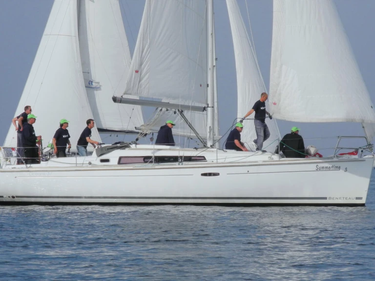 Bénéteau Oceanis 37 charter bareboat or skippered in  Heiligenhafen