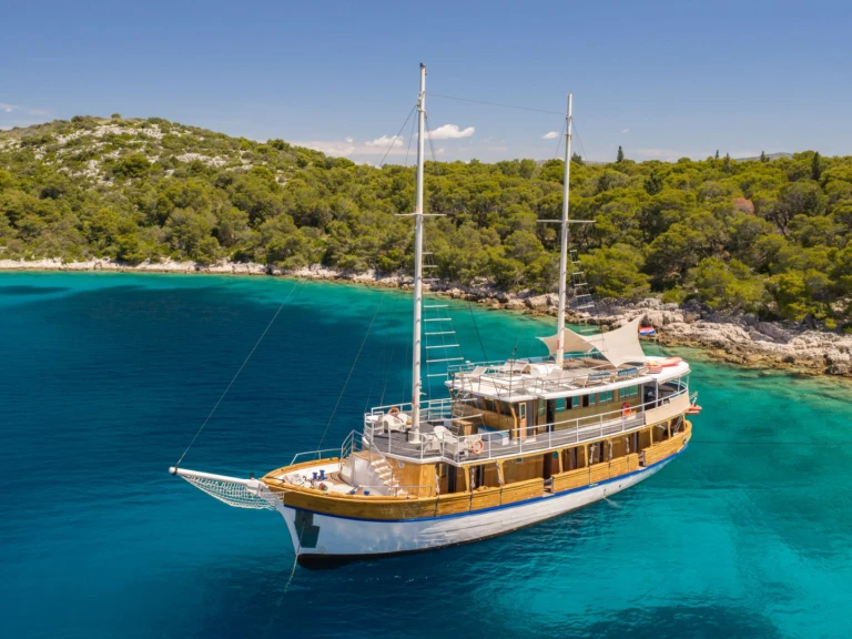 Hire a Custom NOVI DAN Trogir