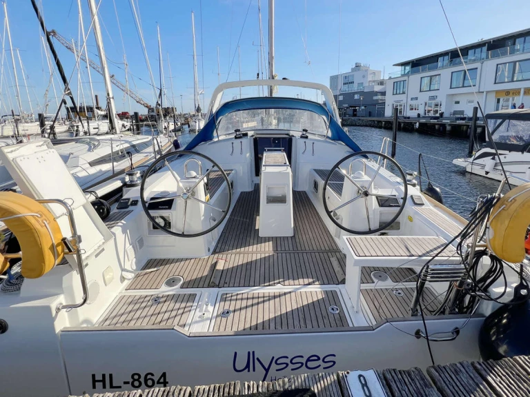 Hire Sailboat Bénéteau with a boat licence