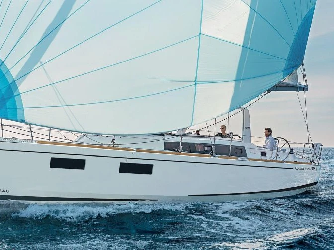 Sailboat hire in Heiligenhafen - Bénéteau Oceanis 38.1