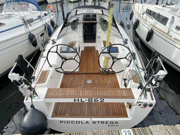 Hire Sailboat Salona with a boat licence
