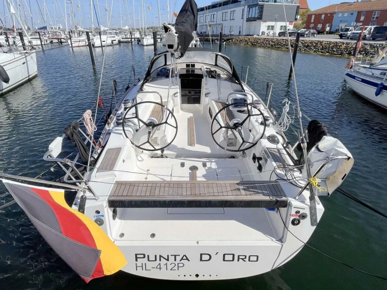 Sailboat hire in Heiligenhafen - Salona Salona 38