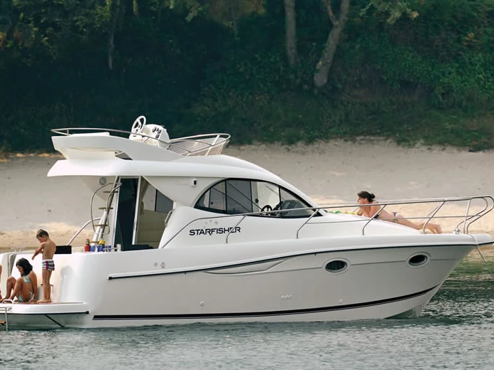 Hire Motorboat Starfisher Yachts with a boat licence