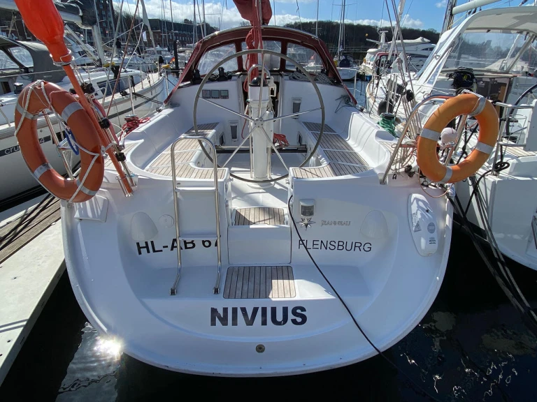 Hire Sailboat with or without skipper Jeanneau Flensburg