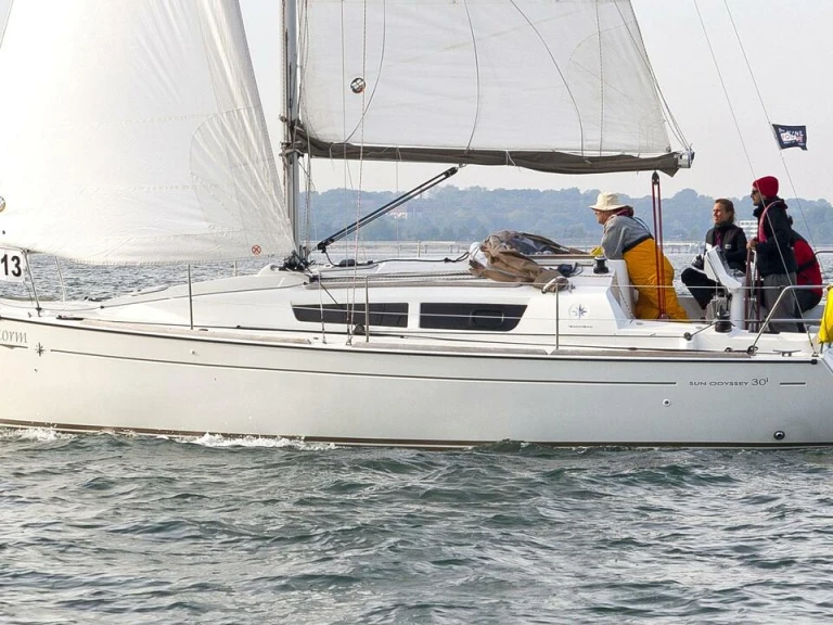 Hire Sailboat Jeanneau with a boat licence