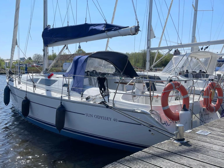 Yacht charter Barth - Jeanneau Sun Odyssey 40 on SamBoat
