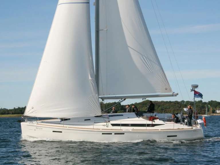 Jeanneau Sun Odyssey 439 charter bareboat or skippered in  Heiligenhafen