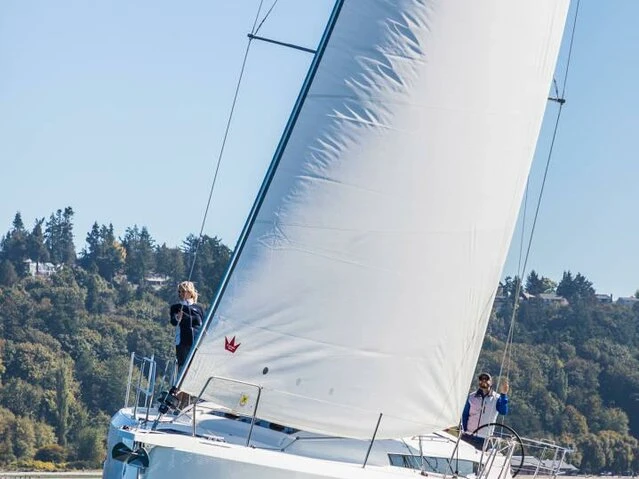 Charter a Jeanneau Sun Odyssey 440 in Palma de Mallorca on Samboat