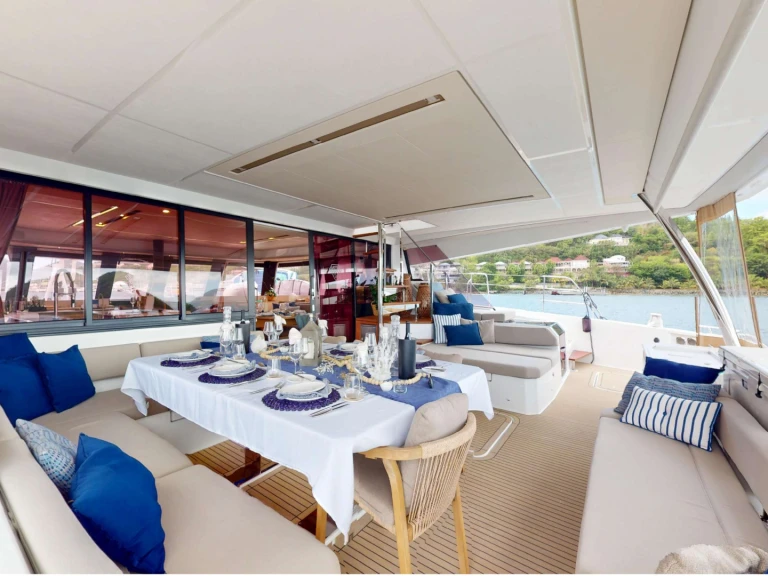 Yacht hire Caribbean cheap Sapphire
