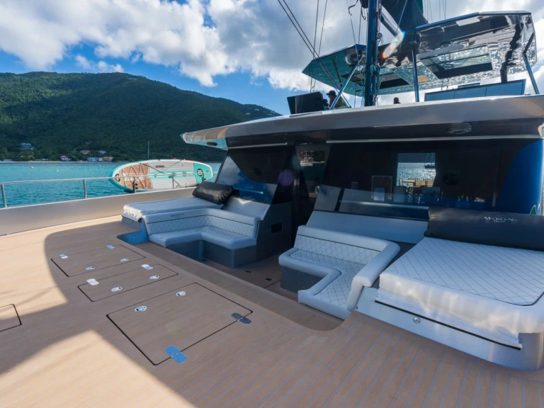 Luxury Yacht to hire Road Town at the best price