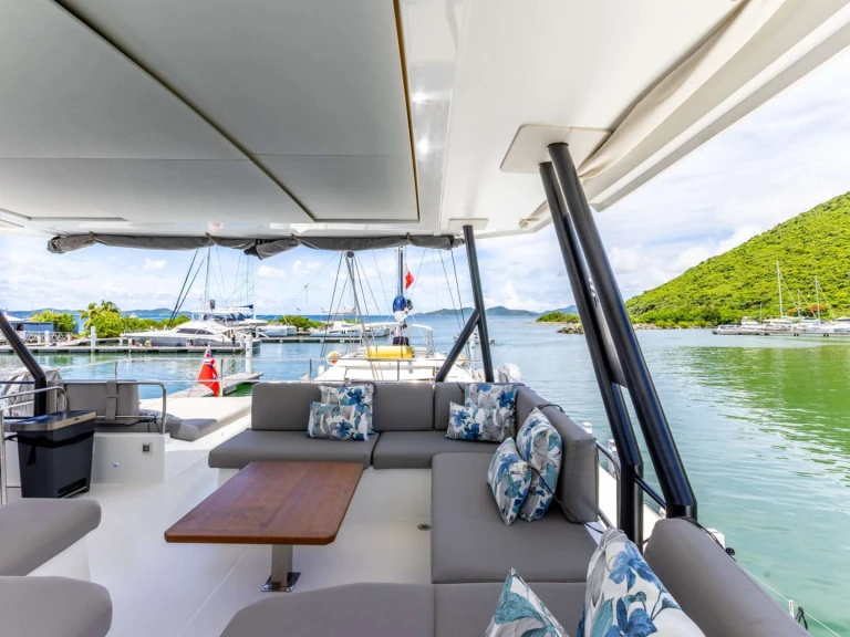 Yacht charter Road Town - Fountaine Pajot PORT TO VINO Samana 59 on SamBoat