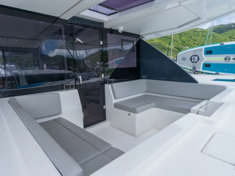 Yacht hire Road Town cheap Hazel Della