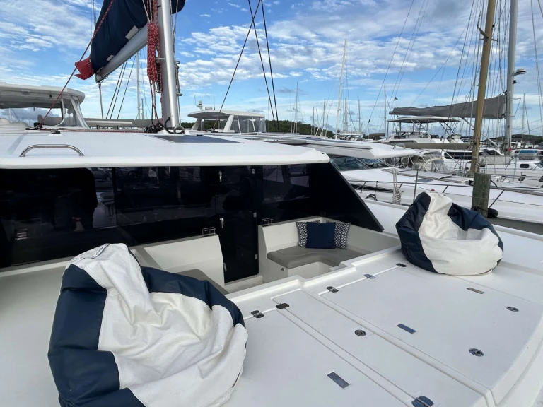 Hire Luxury Yacht with or without skipper Robertson and Caine Road Town