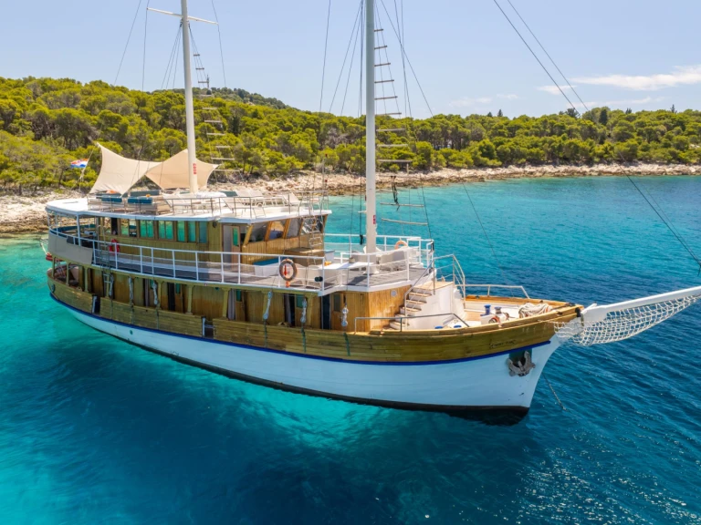 Charter a Custom NOVI DAN in Trogir on Samboat