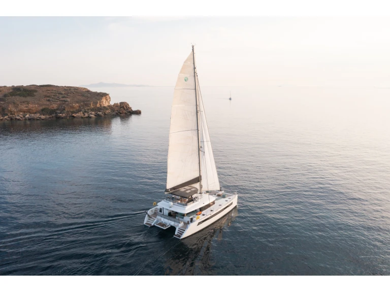 Hire a Lagoon Lagoon 560 Alimos