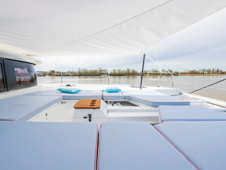 Catamaran to hire Plataniás at the best price