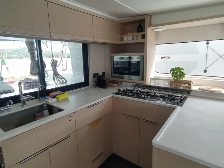Hire Catamaran with or without skipper Lagoon Bas du Fort