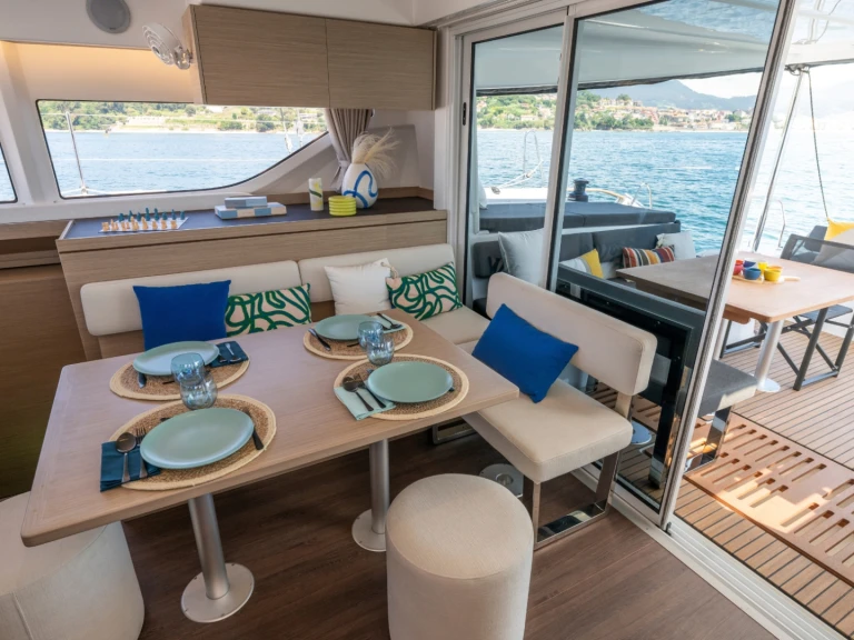 Catamaran hire in Rogoznica - Lagoon Lagoon 43 OV
