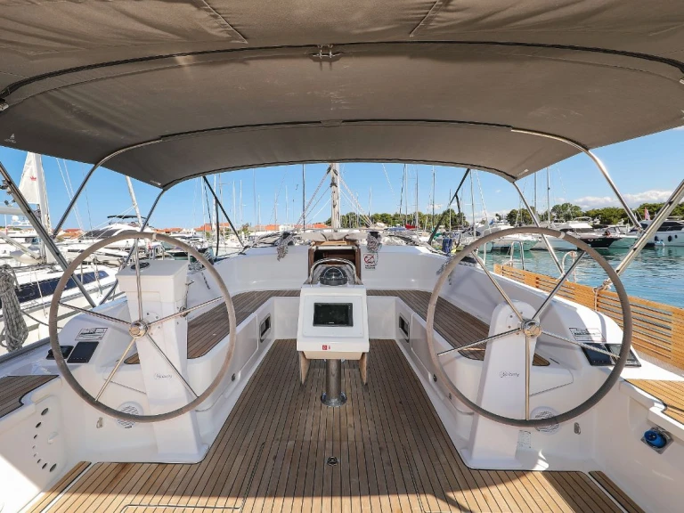 Hire a Bavaria Cruiser 46 Zadar