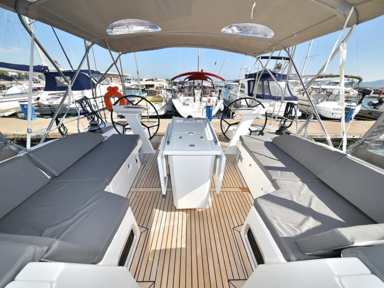 Sailboat to hire Zadar at the best price