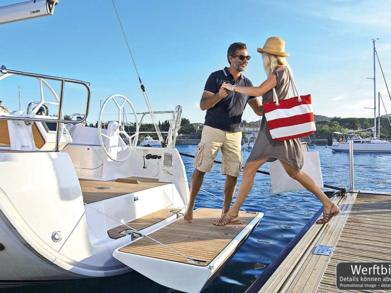 Yacht charter Heiligenhafen - Bavaria Cruiser 37 on SamBoat