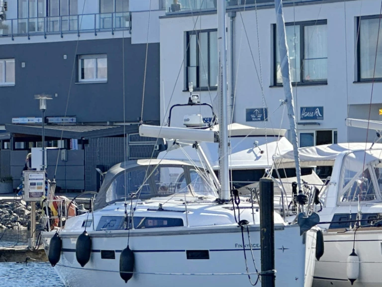 Hire a Bavaria Cruiser 37 Heiligenhafen