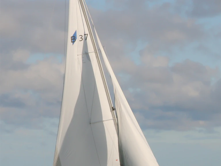 Yacht hire Heiligenhafen cheap Cruiser 37