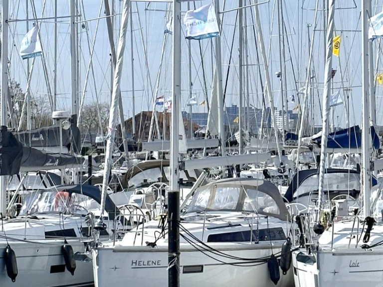 Hire Sailboat Bavaria with a boat licence
