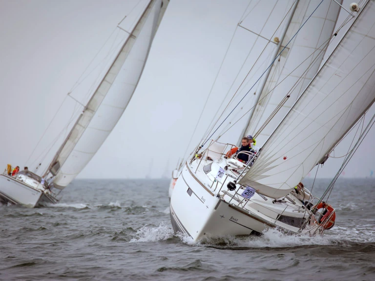 Hire Sailboat Bavaria with a boat licence