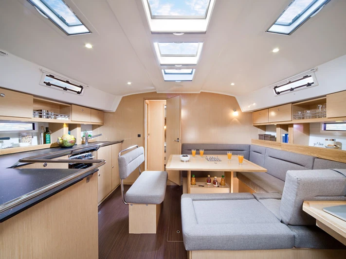 Yacht hire Palma de Mallorca cheap Cruiser 45