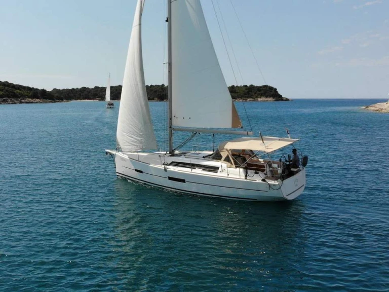 Hire Sailboat Dufour with a boat licence