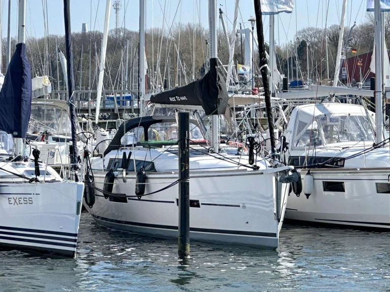 Sailboat to hire Heiligenhafen at the best price