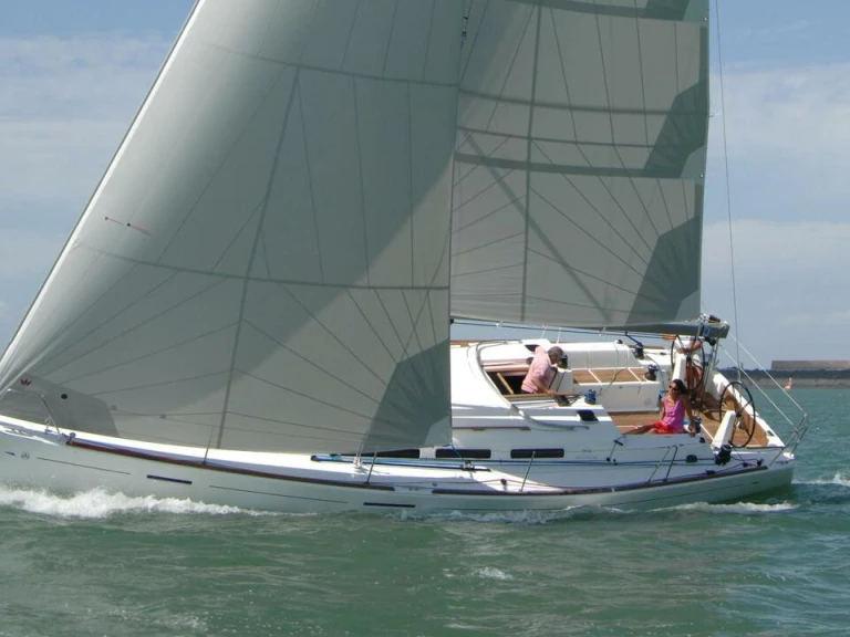 Hire a Dufour Dufour 40E Flensburg