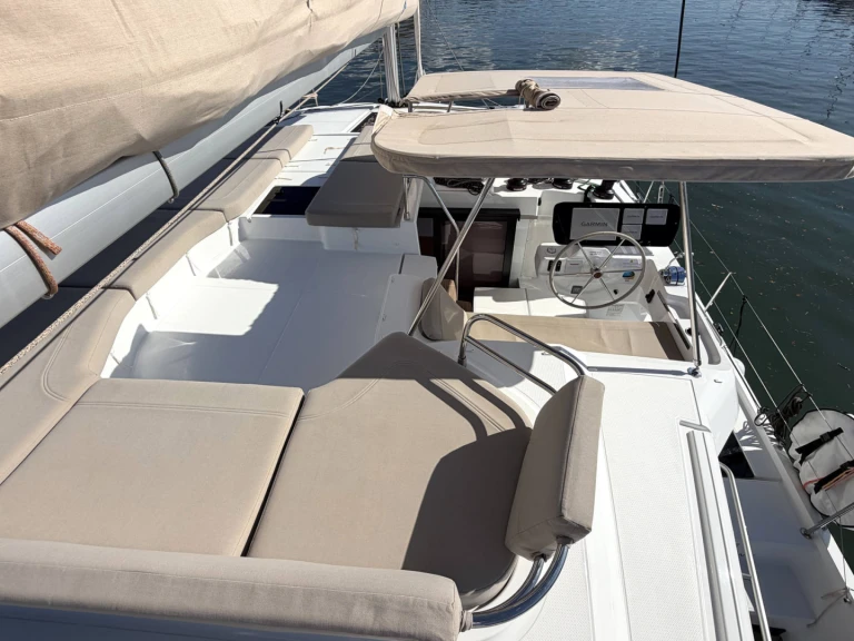 Yacht charter Palma de Mallorca - Fountaine Pajot Fountaine Pajot FP 44 Maestro - 3 cab. on SamBoat