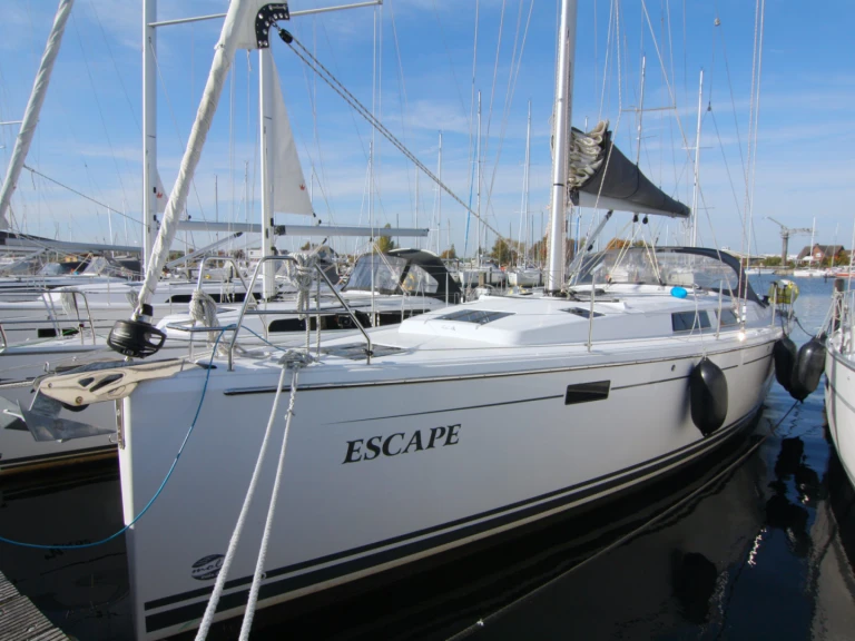 Hire a Hanse Hanse 415 Heiligenhafen