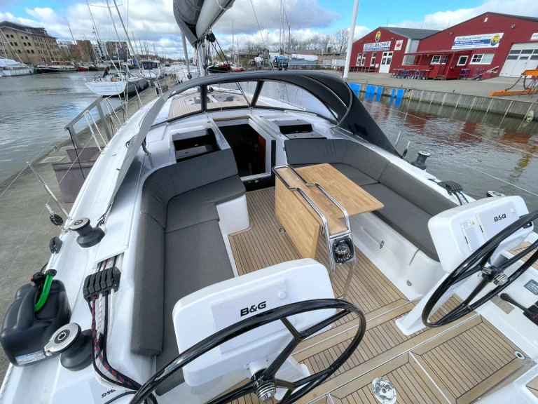 Sailboat hire in Palma de Mallorca - Hanse Hanse 458