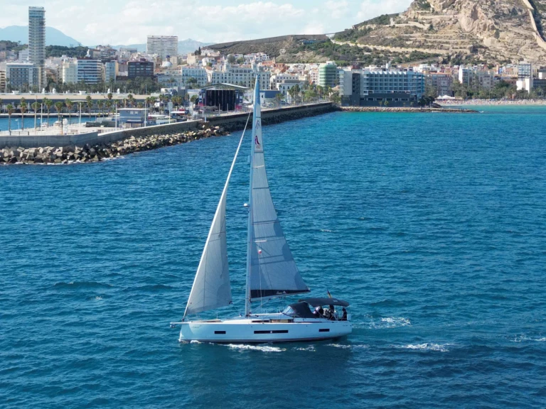 Hire Sailboat with or without skipper Hanse Can Pastilla
