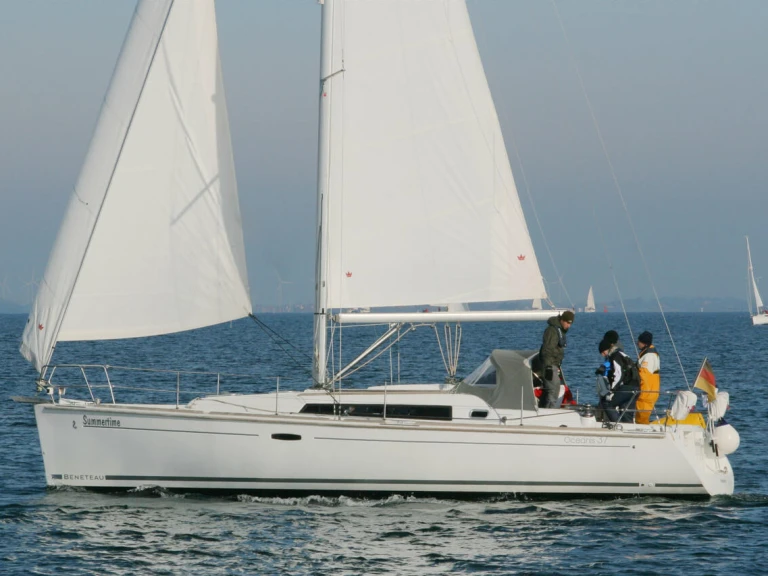 Hire a Bénéteau Oceanis 37 Heiligenhafen