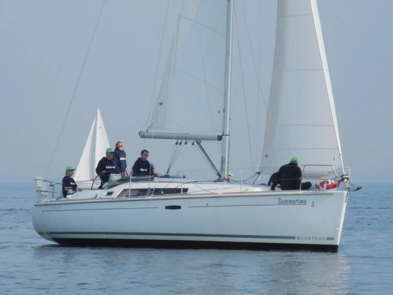 Yacht hire Heiligenhafen cheap Oceanis 37