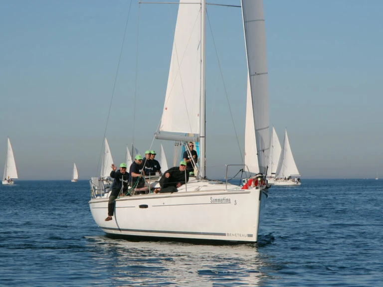 Sailboat hire in Heiligenhafen - Bénéteau Oceanis 37