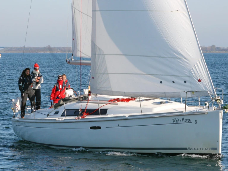 Bénéteau Oceanis 37 charter bareboat or skippered in  Flensburg