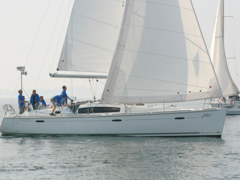 Hire a Bénéteau Oceanis 43 Heiligenhafen
