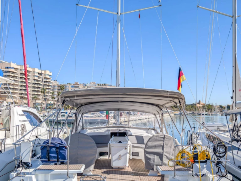 Yacht hire Palma de Mallorca cheap Oceanis 51.1
