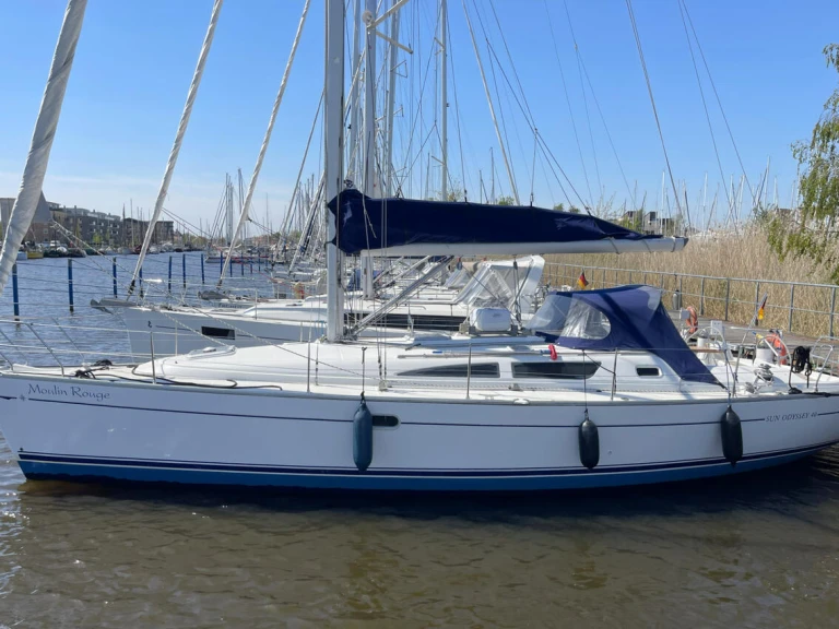 Jeanneau Sun Odyssey 40 charter bareboat or skippered in  Barth