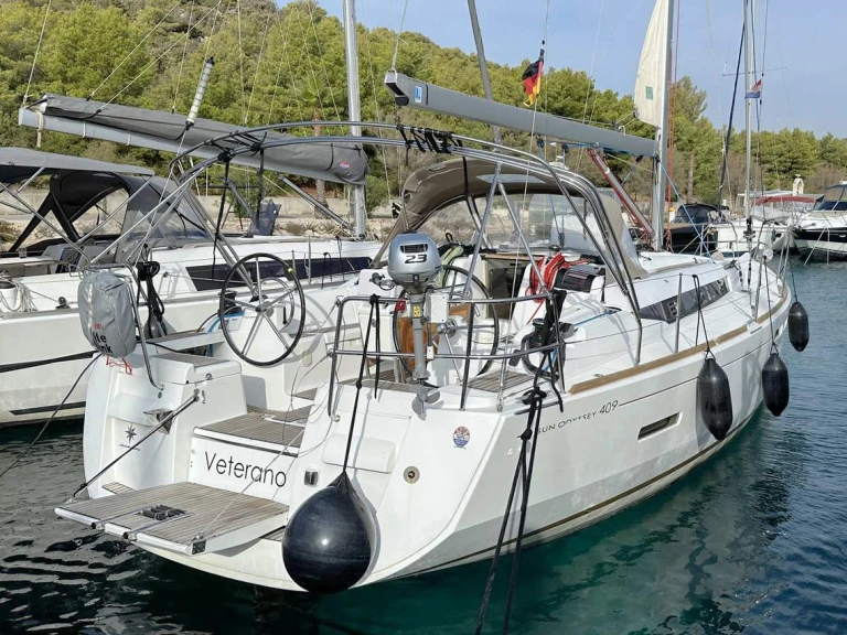 Sailboat to hire Barth at the best price