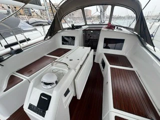 Sailboat hire in Palma de Mallorca - Jeanneau Sun Odyssey 410